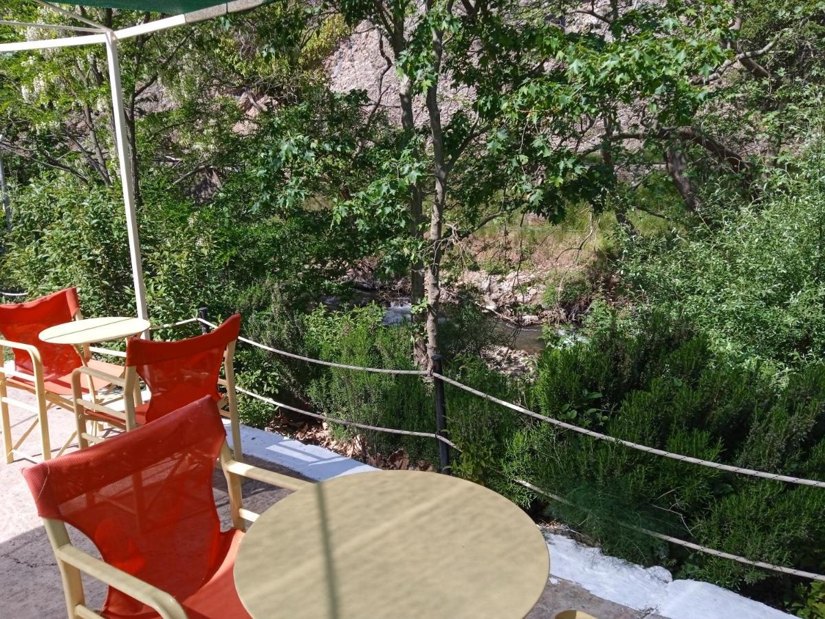 Guesthouse Eleftherios Kalawrita Zewnętrze zdjęcie