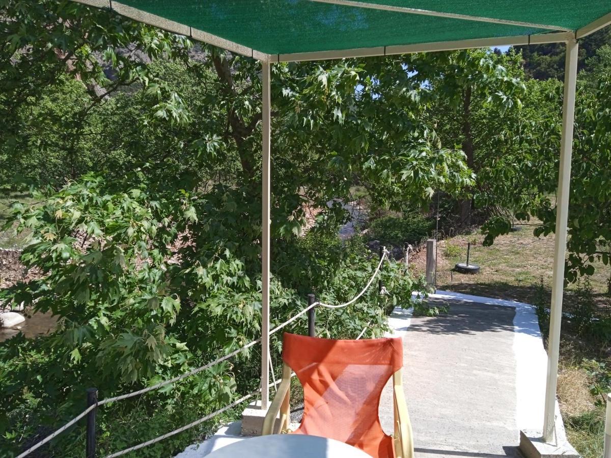 Guesthouse Eleftherios Kalawrita Zewnętrze zdjęcie