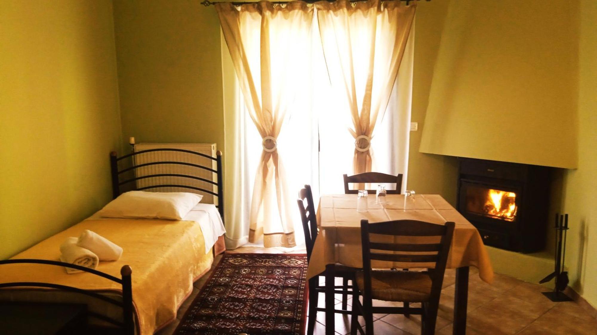 Guesthouse Eleftherios Kalawrita Zewnętrze zdjęcie