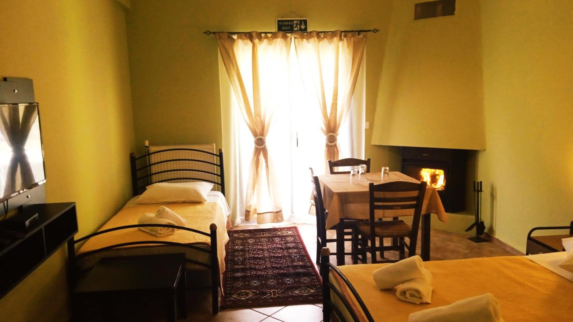 Guesthouse Eleftherios Kalawrita Zewnętrze zdjęcie