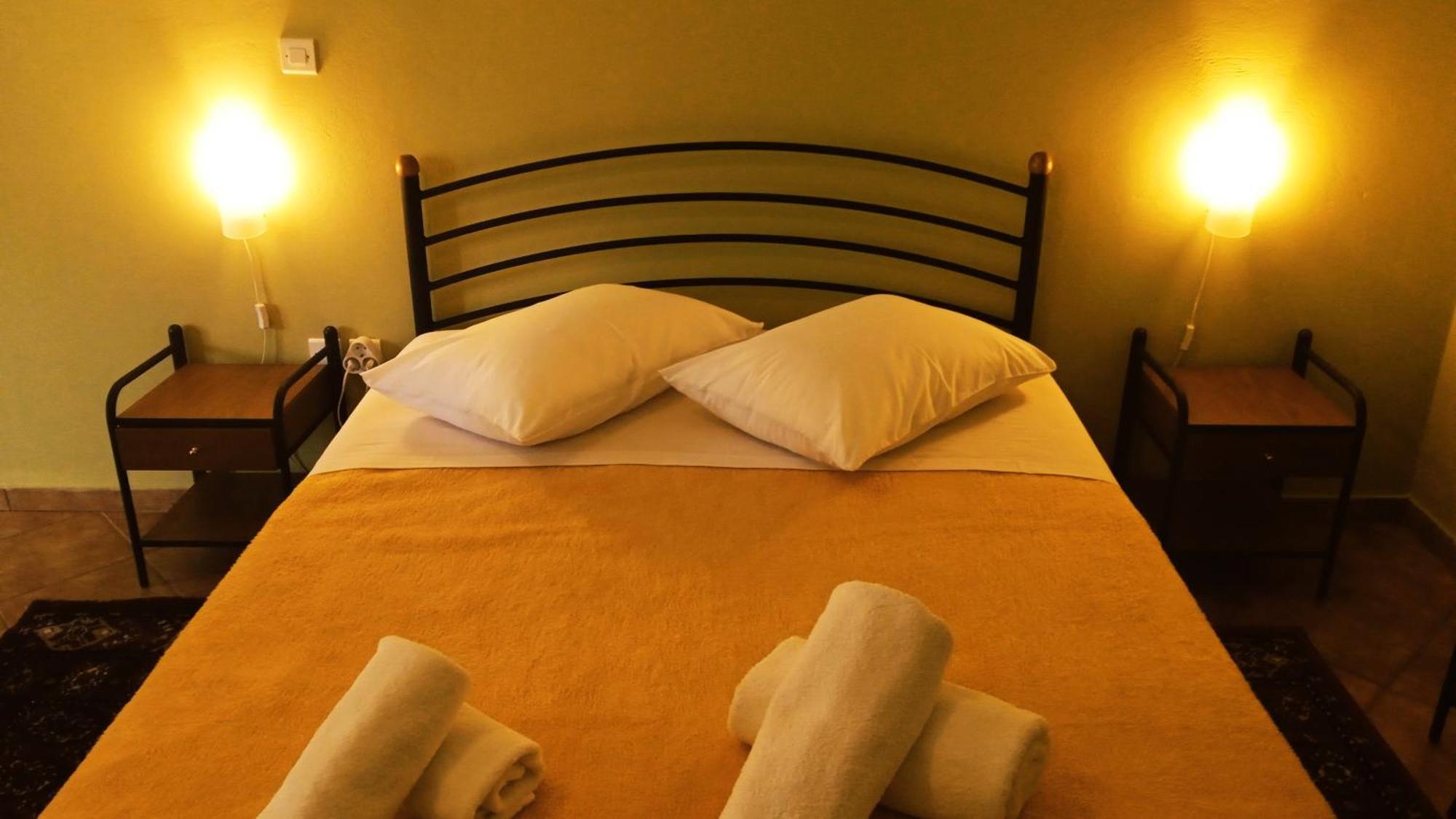 Guesthouse Eleftherios Kalawrita Zewnętrze zdjęcie