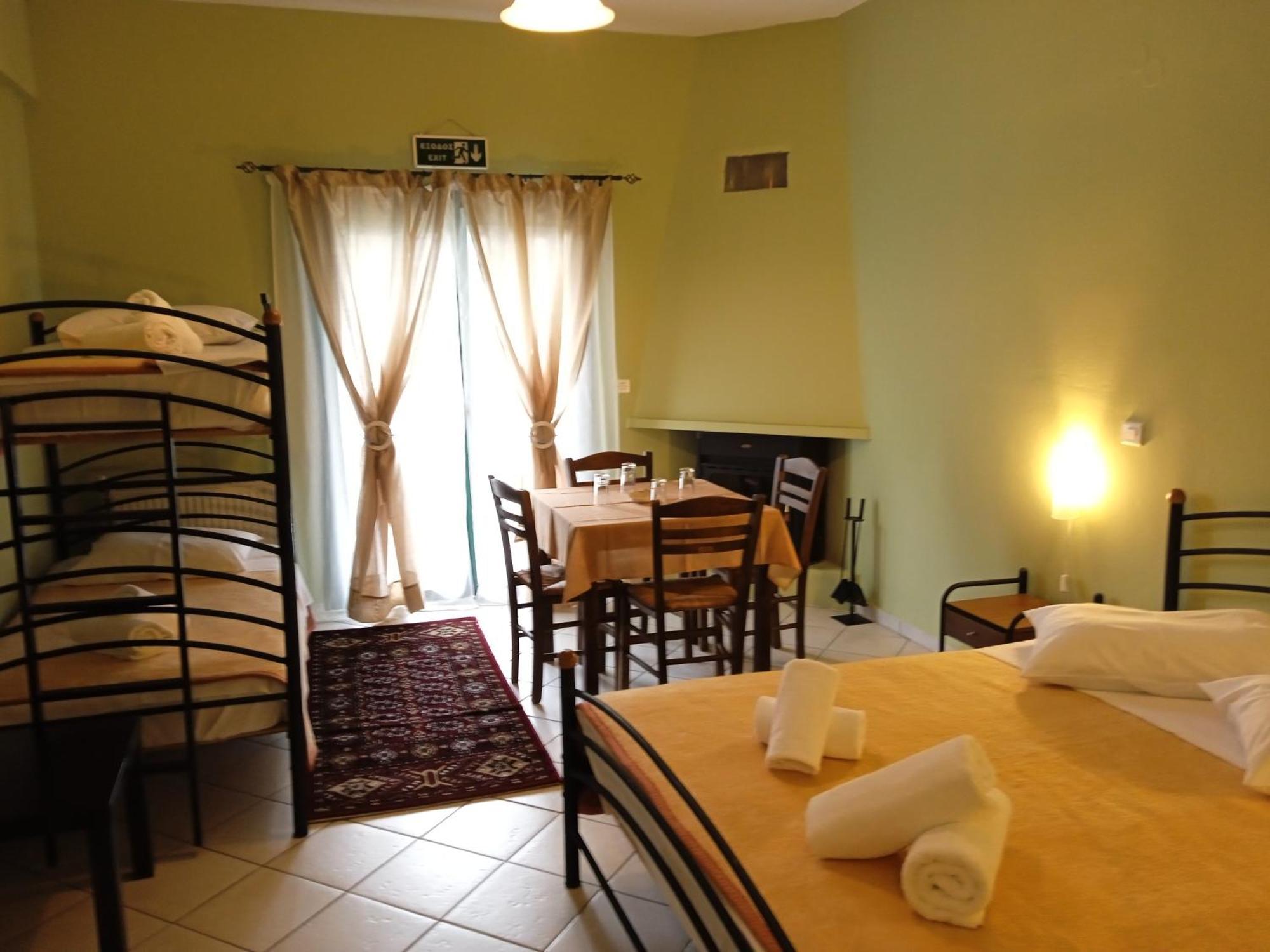 Guesthouse Eleftherios Kalawrita Zewnętrze zdjęcie
