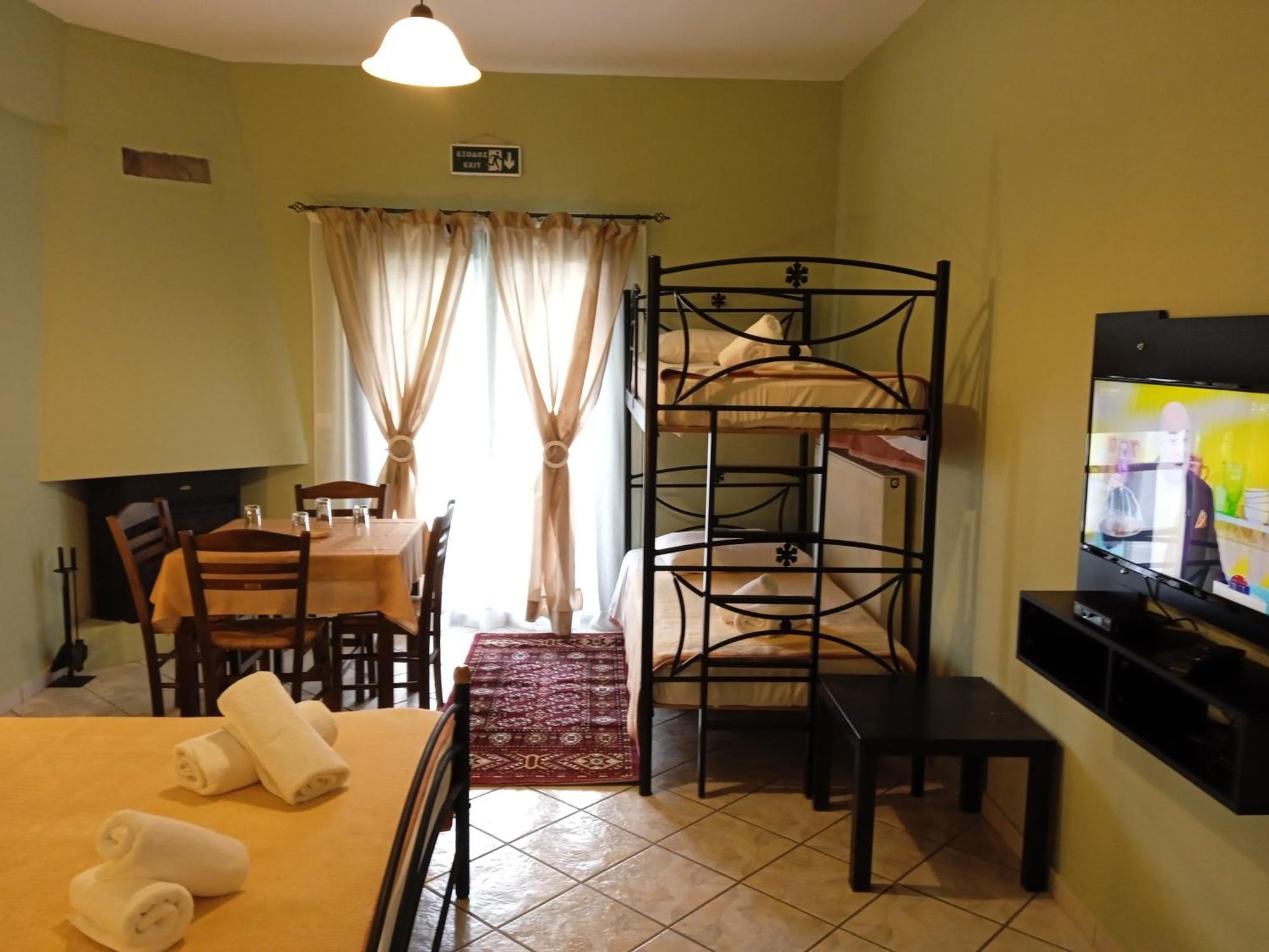Guesthouse Eleftherios Kalawrita Zewnętrze zdjęcie
