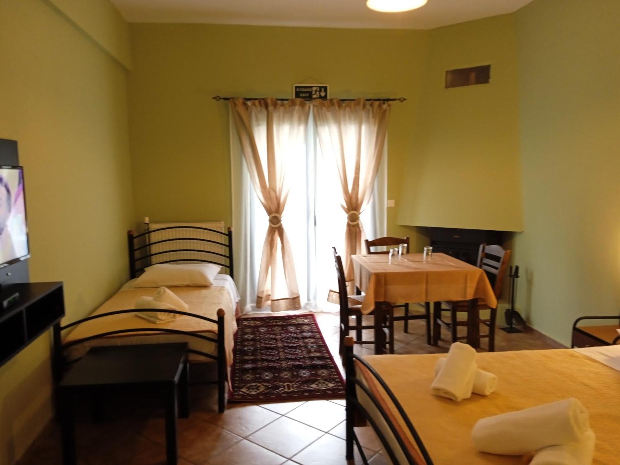 Guesthouse Eleftherios Kalawrita Zewnętrze zdjęcie