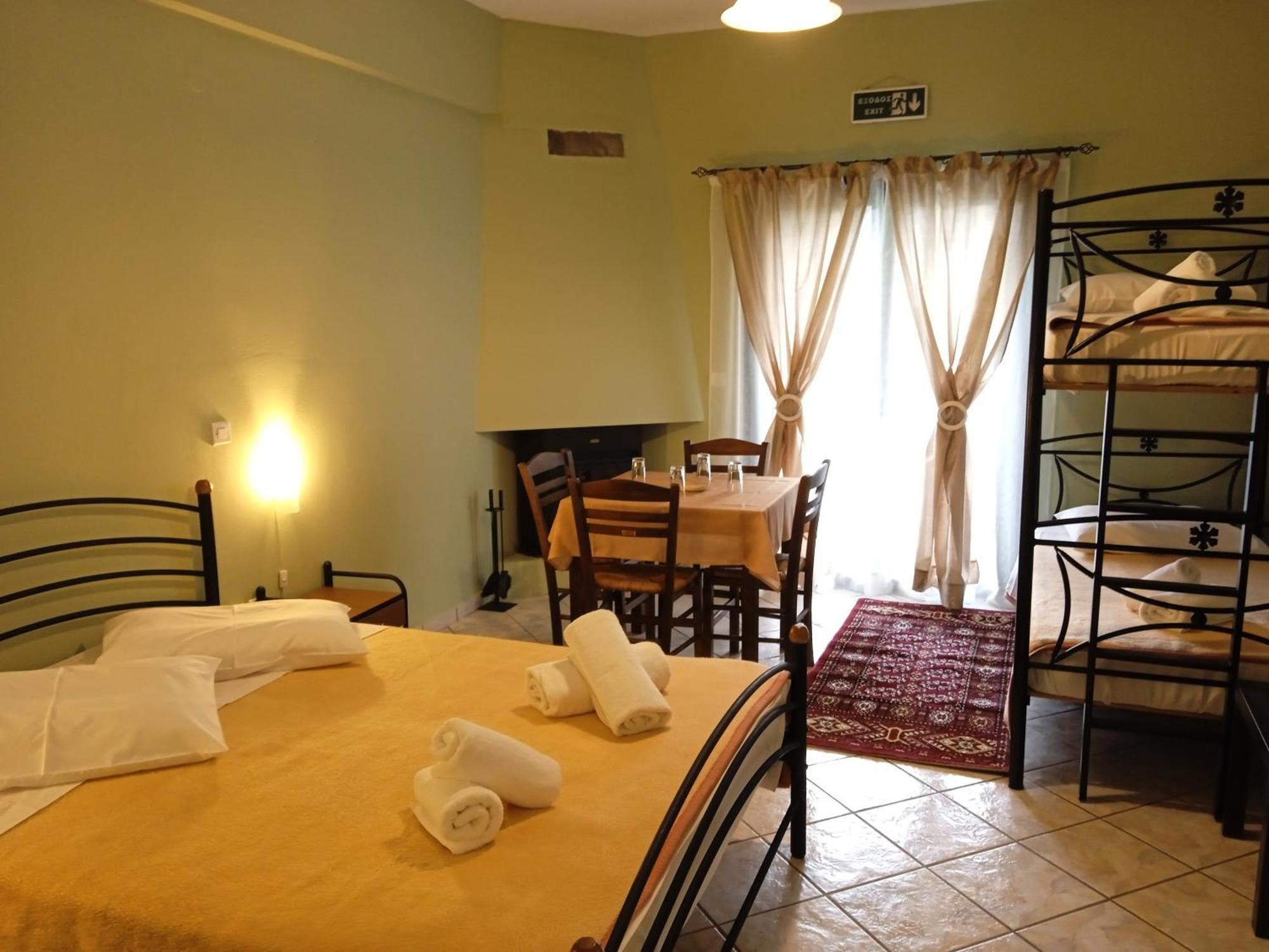 Guesthouse Eleftherios Kalawrita Zewnętrze zdjęcie