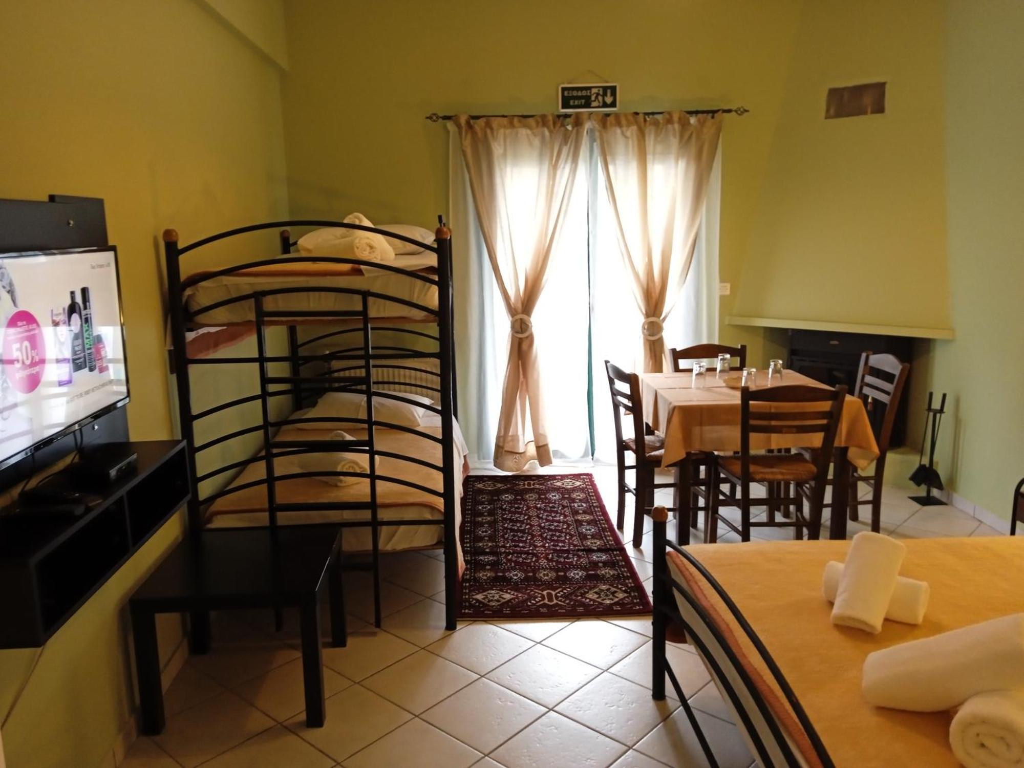 Guesthouse Eleftherios Kalawrita Zewnętrze zdjęcie