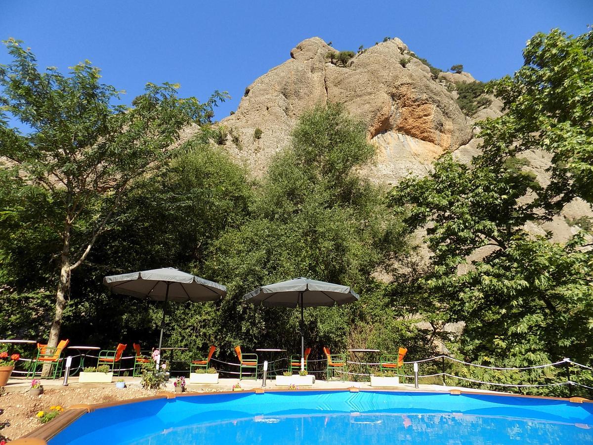 Guesthouse Eleftherios Kalawrita Zewnętrze zdjęcie
